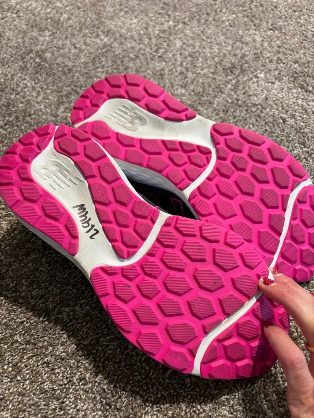 New Balance 520 v7 women’s running sneakers size 11